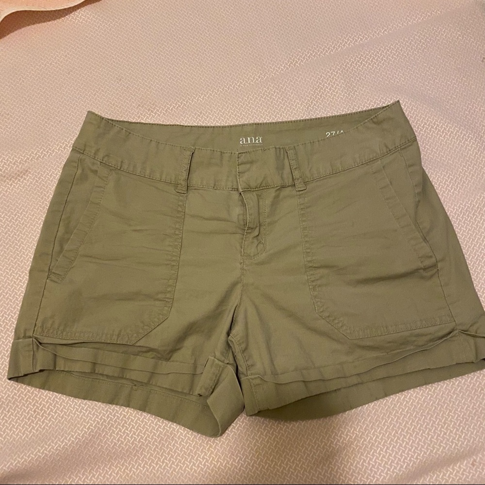 A.N.A Cargo shorts  size 27/4